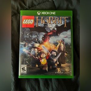 lego hobbit for xbox one (only played once) like new, no scratches, super cool